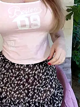 Snapshot of SexyMichellexo chatting on 05.18.26 SexyMichellexo online show from 05.18.26