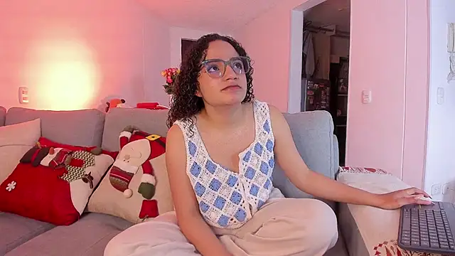 DAHLIA BROWNIE online show from 12.05.24