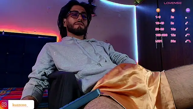 Snapshot of kuzzcoo chatting on 02.19.26 kuzzcoo online show from 02.19.26