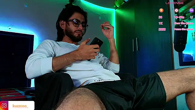 Snapshot of kuzzcoo chatting on 02.24.26 kuzzcoo online show from 02.24.26