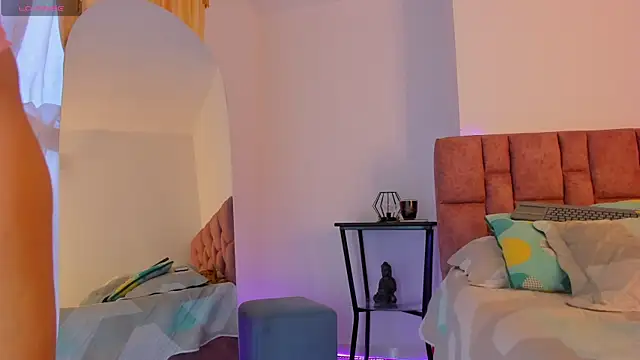 SunnyLeonz online show from 11.08.25