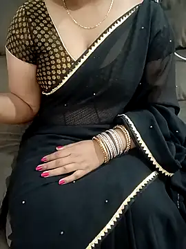 Snapshot of Mounika25 chatting on 11.09.25 Mounika25 online show from 11.09.25