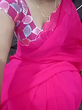 Snapshot of Mounika25 chatting on 11.10.25 Mounika25 online show from 11.10.25