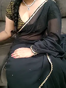 Snapshot of Mounika25 chatting on 04.21.26 Mounika25 online show from 04.21.26
