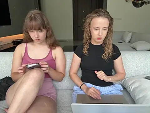 Nura n Sarah online show from 03.16.26