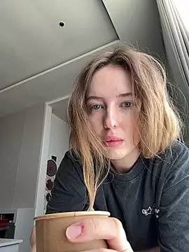 Nura n Sarah online show from 04.17.26