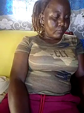 Snapshot of amelinaqueen chatting on 04.14.26 amelinaqueen online show from 04.14.26