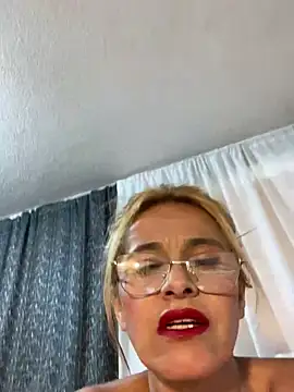 Snapshot of SahoryHorny chatting on 12.19.24 SahoryHorny online show from 12.19.24
