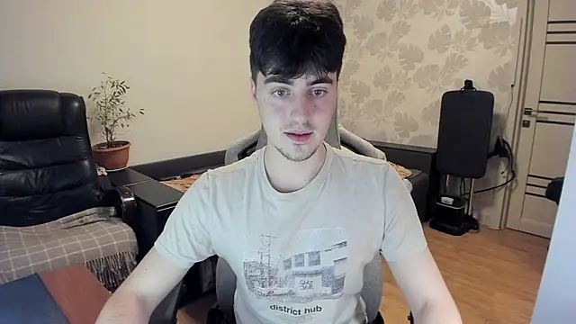 Snapshot of Knuckles17 chatting on 11.24.25 Knuckles17 online show from 11.24.25