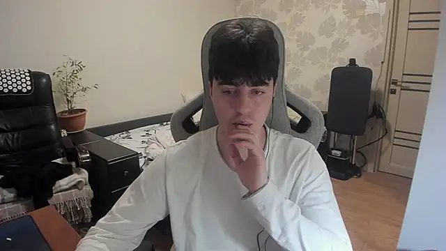 Knuckles17 online show from 12.14.25