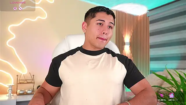 Snapshot of MatiasKorn chatting on 10.04.25 MatiasKorn online show from 10.04.25