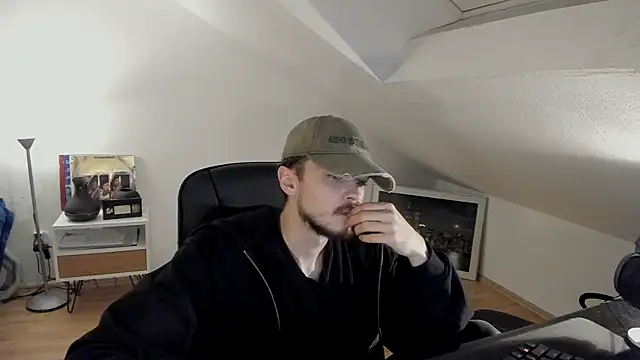 naked psy online show from 10.29.25