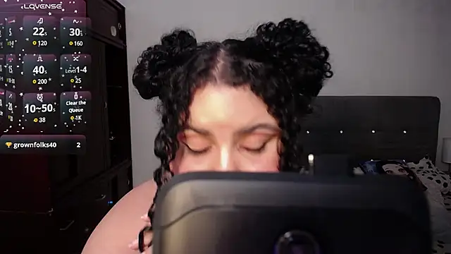 Snapshot of luisianacoxx chatting on 12.07.24 luisianacoxx online show from 12.07.24