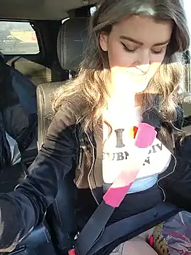 Snapshot of Lilmissvyx chatting on 02.24.26 Lilmissvyx online show from 02.24.26