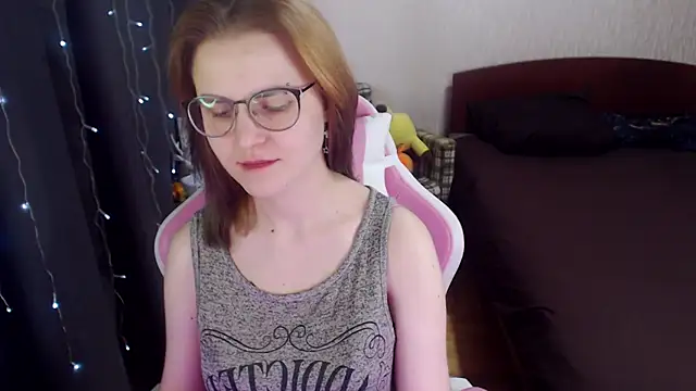 MissBrightShine online show from 02.04.25