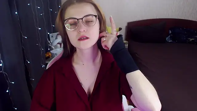 MissBrightShine online show from 02.12.25