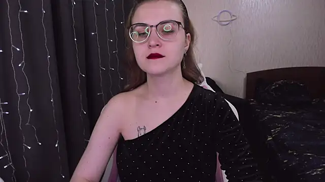 MissBrightShine online show from 02.26.25