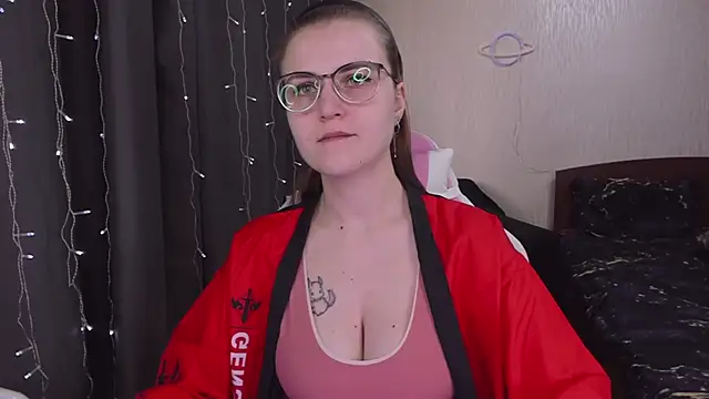 MissBrightShine online show from 03.11.25