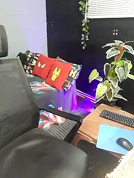 Rayansmith  online show from 10.20.25