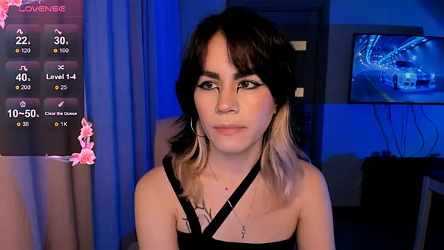 Snapshot of _selectrra chatting on 12.18.24 selectrra online show from 12.18.24