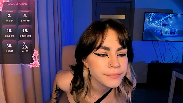 Snapshot of _selectrra chatting on 12.18.24 selectrra online show from 12.18.24