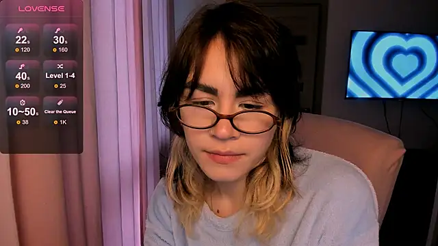 Snapshot of _selectrra chatting on 01.10.25 selectrra online show from 01.10.25