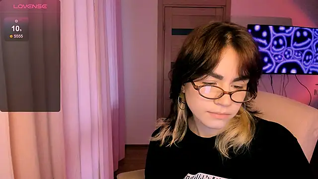 Snapshot of _selectrra chatting on 01.23.25 selectrra online show from 01.23.25