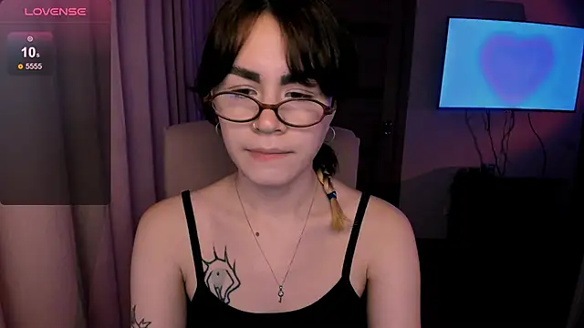 Snapshot of _selectrra chatting on 01.29.25 selectrra online show from 01.29.25