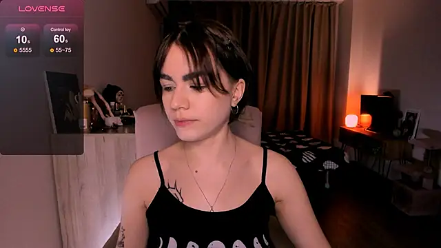 Snapshot of _selectrra chatting on 03.05.25 selectrra online show from 03.05.25