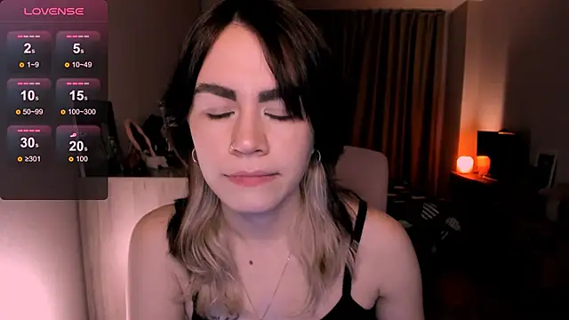 Snapshot of _selectrra chatting on 03.10.25 selectrra online show from 03.10.25