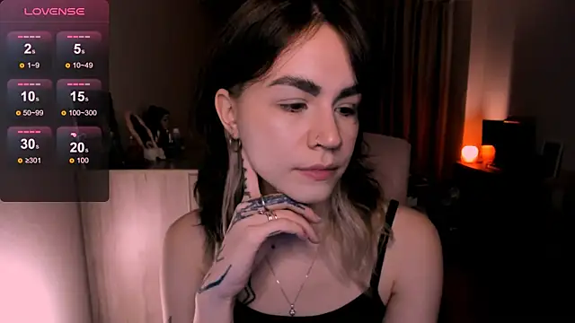 Snapshot of _selectrra chatting on 03.11.25 selectrra online show from 03.11.25