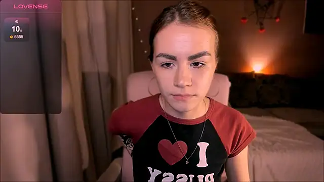 Snapshot of _selectrra chatting on 09.19.25 selectrra online show from 09.19.25