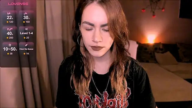 Snapshot of _selectrra chatting on 09.28.25 selectrra online show from 09.28.25