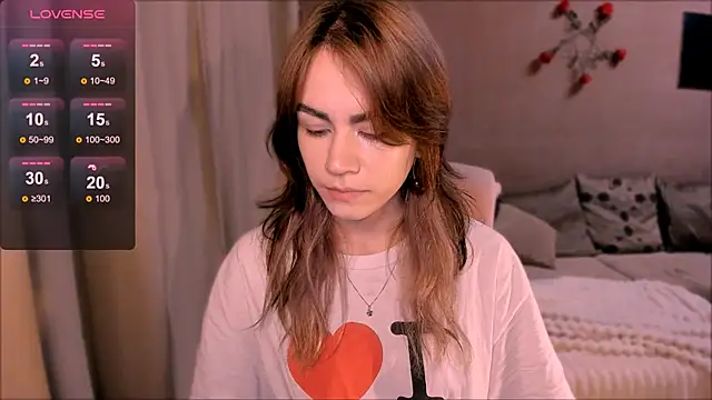 Snapshot of _selectrra chatting on 10.25.25 selectrra online show from 10.25.25