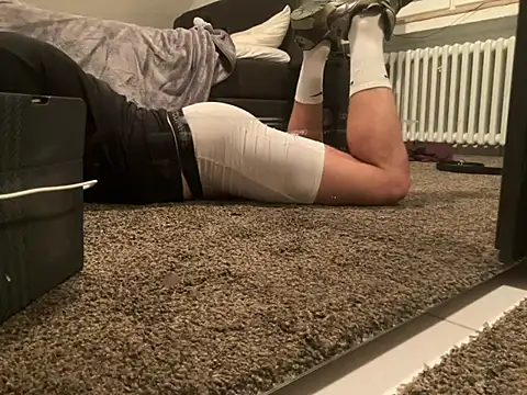 Snapshot of LeviXtreme chatting on 01.11.25 LeviXtreme online show from 01.11.25