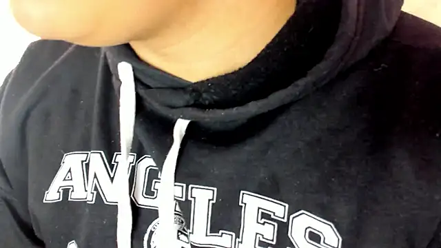 Snapshot of Satuurn_ chatting on 01.31.25 Satuurn online show from 01.31.25