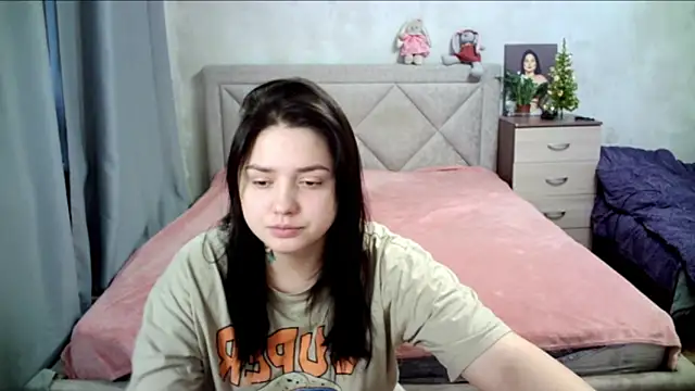 Snapshot of juliettkalen chatting on 01.10.25 juliettkalen online show from 01.10.25