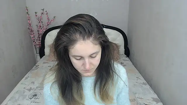 Holliy Cooper online show from 09.29.25