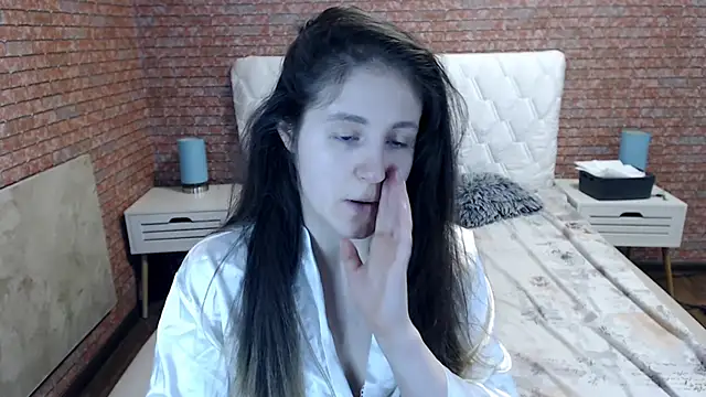 Snapshot of Holliy_Cooper chatting on 05.26.26 Holliy Cooper online show from 05.26.26