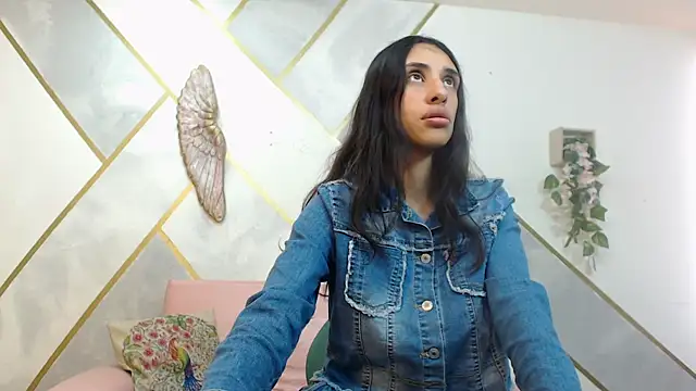 RoxanaCyrano  online show from 11.14.25