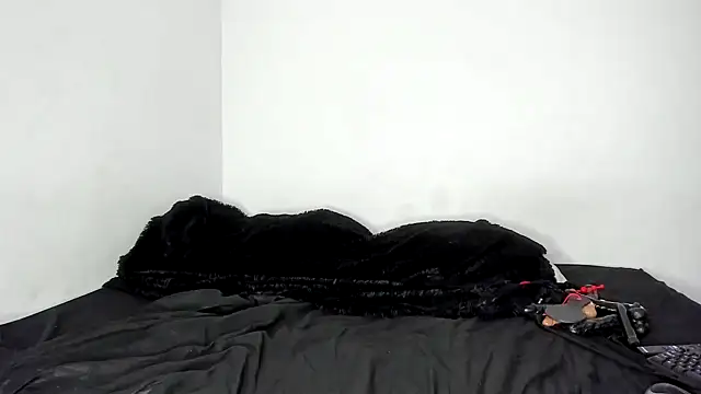 Snapshot of SweetBaby_nkl chatting on 10.04.25 SweetBaby nkl online show from 10.04.25