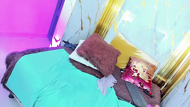 dianamilf online show from 04.18.26