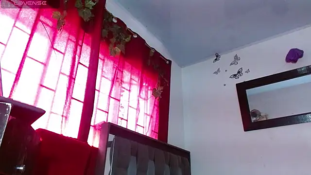 Snapshot of DULCE_ZOE chatting on 04.01.26 DULCE ZOE online show from 04.01.26