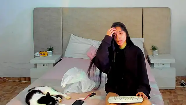 katt pelaez online show from 10.11.25