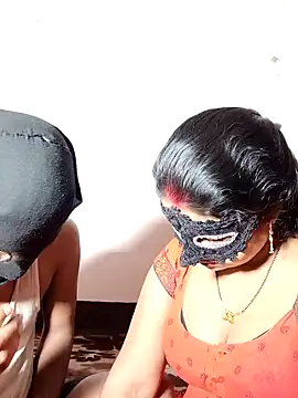 Snapshot of Something_61 chatting on 02.05.25 Something 61 online show from 02.05.25