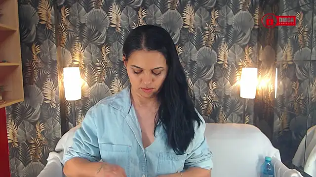 Snapshot of jessthewicked chatting on 12.18.24 jessthewicked online show from 12.18.24