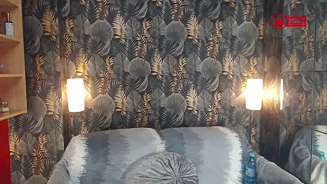 Snapshot of jessthewicked chatting on 12.22.24 jessthewicked online show from 12.22.24