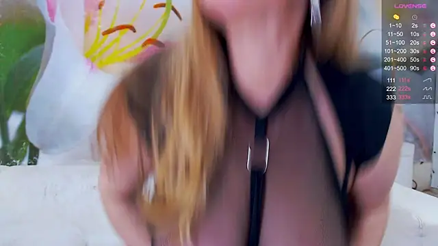 Lilly Diaz online show from 03.27.26