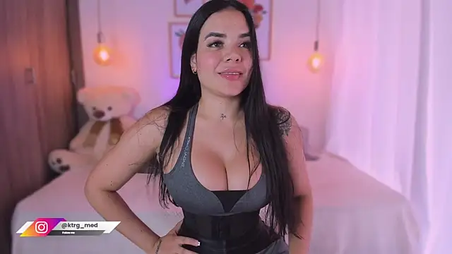 Snapshot of amelie_gonzalez chatting on 12.20.24 amelie gonzalez online show from 12.20.24
