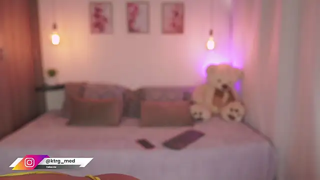 Snapshot of amelie_gonzalez chatting on 09.22.25 amelie gonzalez online show from 09.22.25